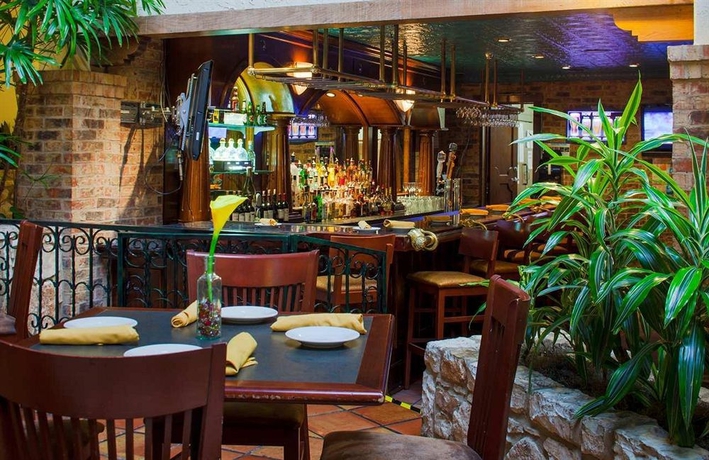 Imagen del bar/restaurante del Hotel Embassy Suites By Hilton San Antonio Nw I-10. Foto 4