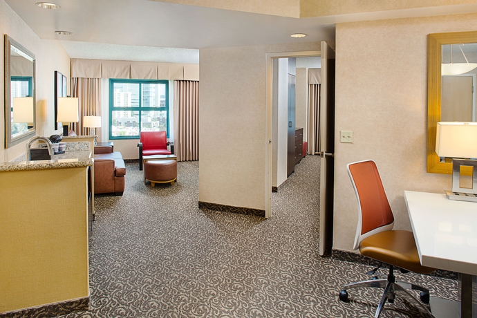 Imagen de los interiores del Hotel Embassy Suites By Hilton San Diego Bay Downtown. Foto 14