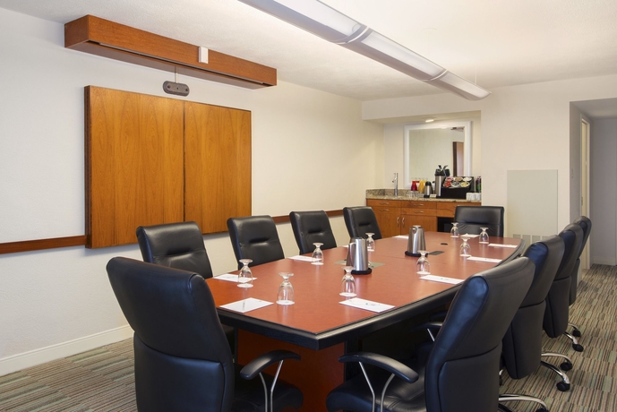 Imagen de los interiores del Hotel Embassy Suites By Hilton San Juan and Casino. Foto 9