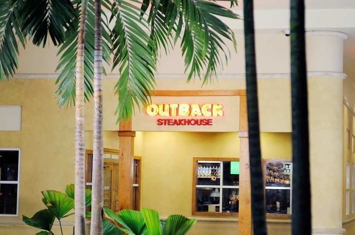 Imagen del bar/restaurante del Hotel Embassy Suites By Hilton San Juan and Casino. Foto 1