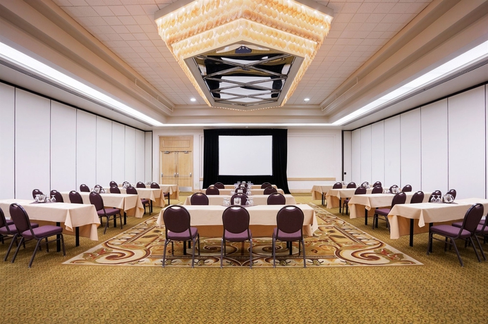 Imagen de los interiores del Hotel Embassy Suites By Hilton San Luis Obispo. Foto 10