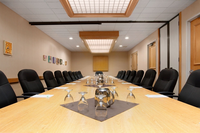 Imagen de los interiores del Hotel Embassy Suites By Hilton San Luis Obispo. Foto 11