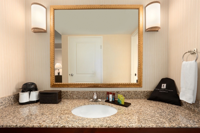 Imagen de la habitación del Hotel Embassy Suites By Hilton San Luis Obispo. Foto 7