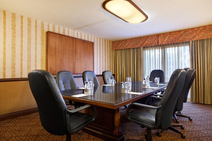 Imagen de los interiores del Hotel Embassy Suites By Hilton Santa Ana Orange County Airport. Foto 8