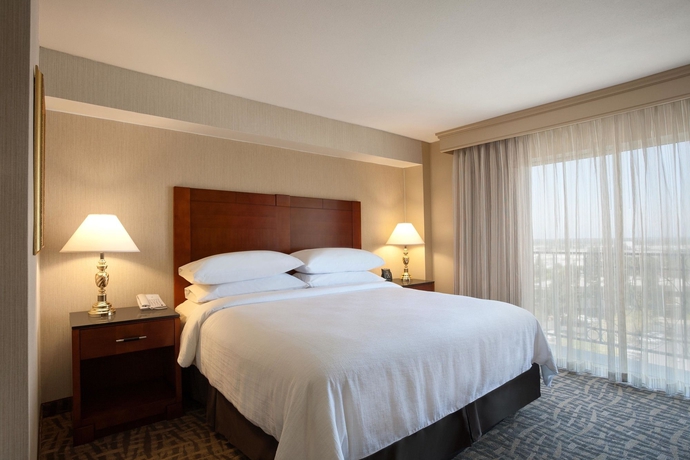Imagen de la habitación del Hotel Embassy Suites By Hilton Santa Ana Orange County Airport. Foto 6