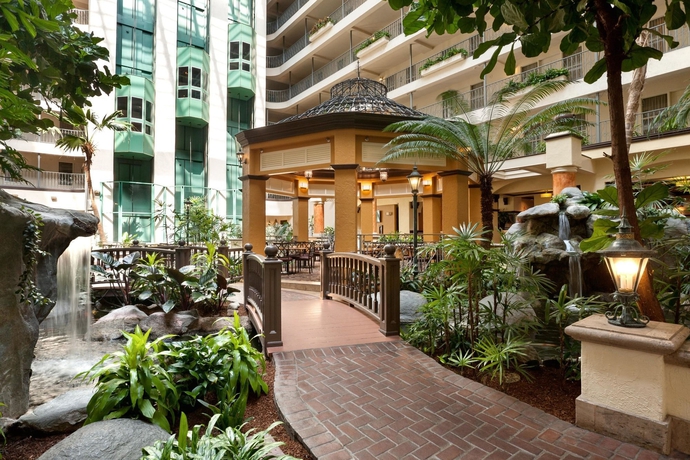 Imagen de los interiores del Hotel Embassy Suites By Hilton Santa Ana Orange County Airport. Foto 15