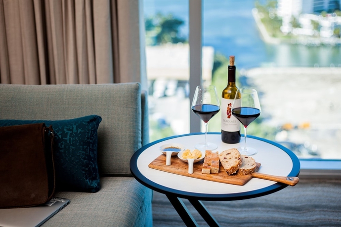 Imagen de la habitación del Hotel Embassy Suites By Hilton Sarasota, Fl. Foto 4