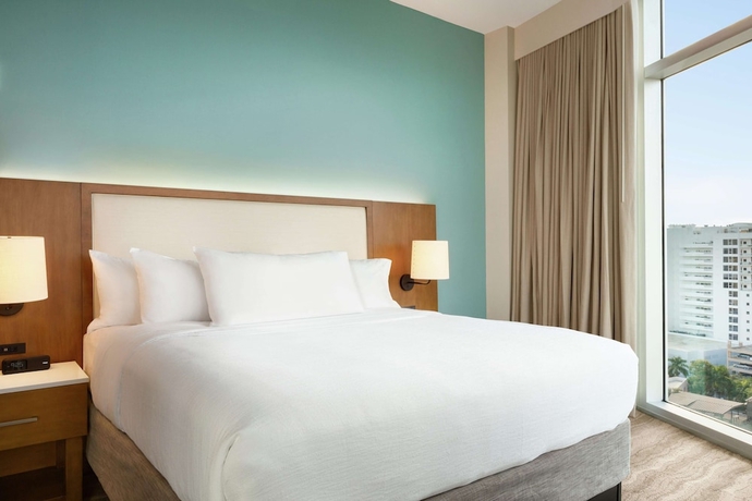 Imagen de la habitación del Hotel Embassy Suites By Hilton Sarasota, Fl. Foto 15