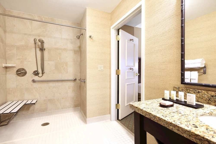 Imagen de la habitación del Hotel Embassy Suites By Hilton Savannah Historic District. Foto 3
