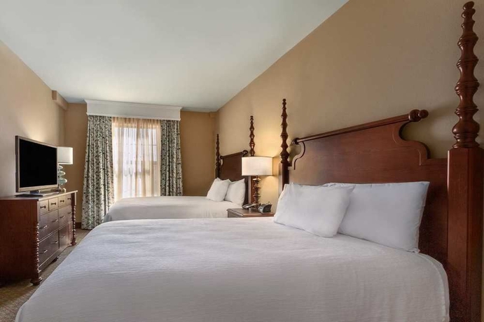 Imagen de la habitación del Hotel Embassy Suites By Hilton Savannah Historic District. Foto 4