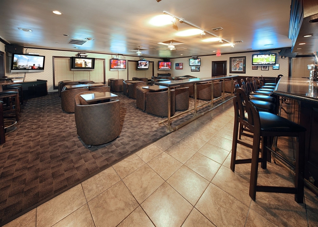 Imagen de los interiores del Hotel Embassy Suites By Hilton Scottsdale Resort. Foto 12