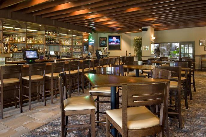 Imagen del bar/restaurante del Hotel Embassy Suites By Hilton Seattle North Lynnwood. Foto 4
