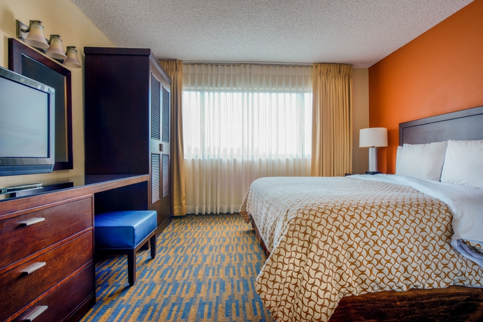 Imagen de la habitación del Hotel Embassy Suites By Hilton Seattle Tacoma International Airport. Foto 5