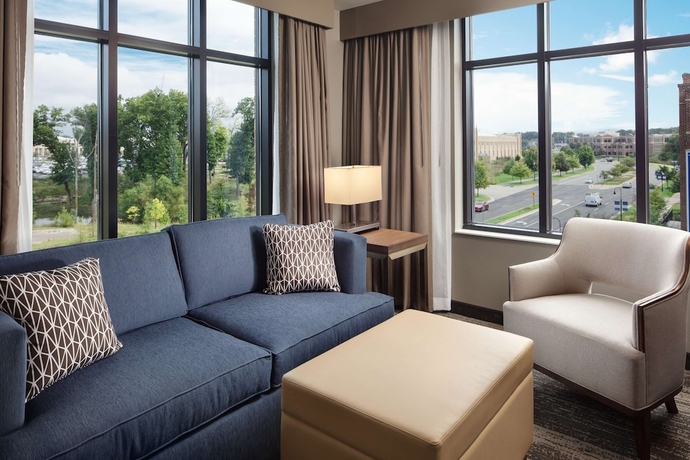 Imagen de la habitación del Hotel Embassy Suites By Hilton South Bend. Foto 9