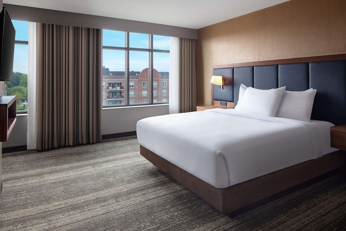 Imagen de la habitación del Hotel Embassy Suites By Hilton South Bend. Foto 11