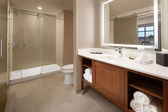 Imagen de la habitación del Hotel Embassy Suites By Hilton South Bend. Foto 14