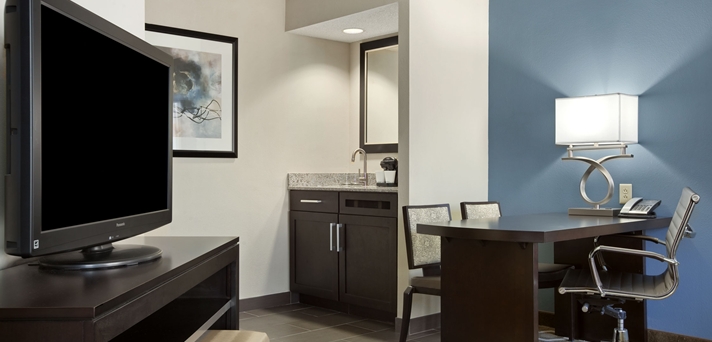 Imagen general del Hotel Embassy Suites By Hilton St. Louis Airport. Foto 2