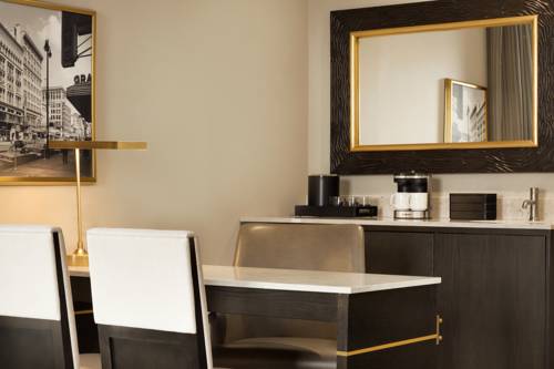 Imagen de la habitación del Hotel Embassy Suites By Hilton Syracuse Destiny Usa. Foto 6