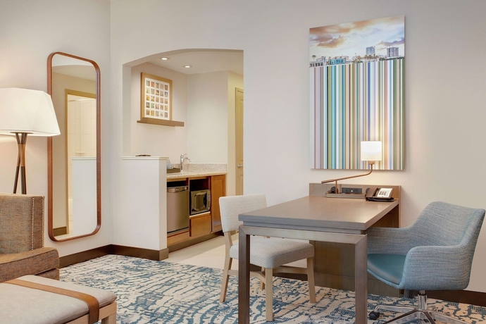 Imagen de la habitación del Hotel Embassy Suites By Hilton Tampa Downtown Convention Center. Foto 3