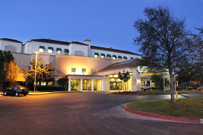 Imagen general del Hotel Embassy Suites By Hilton Temecula Valley Wine Country. Foto 2