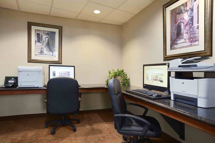 Imagen de los interiores del Hotel Embassy Suites By Hilton Temecula Valley Wine Country. Foto 14