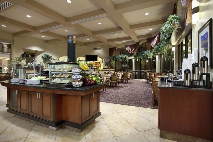 Imagen del bar/restaurante del Hotel Embassy Suites By Hilton Tucson Paloma Village. Foto 1