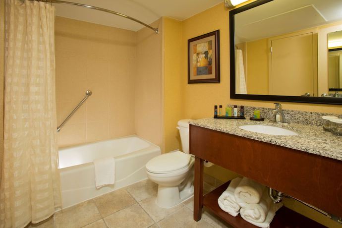 Imagen de la habitación del Hotel Embassy Suites By Hilton Tulsa I-44. Foto 3