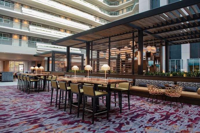 Imagen de los interiores del Hotel Embassy Suites By Hilton Walnut Creek. Foto 18