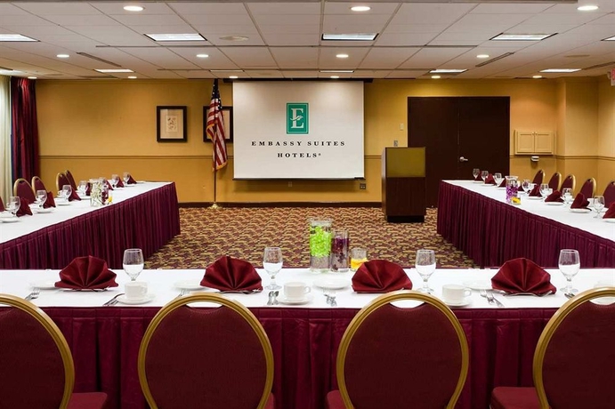 Imagen de los interiores del Hotel Embassy Suites By Hilton West Palm Beach Central. Foto 5