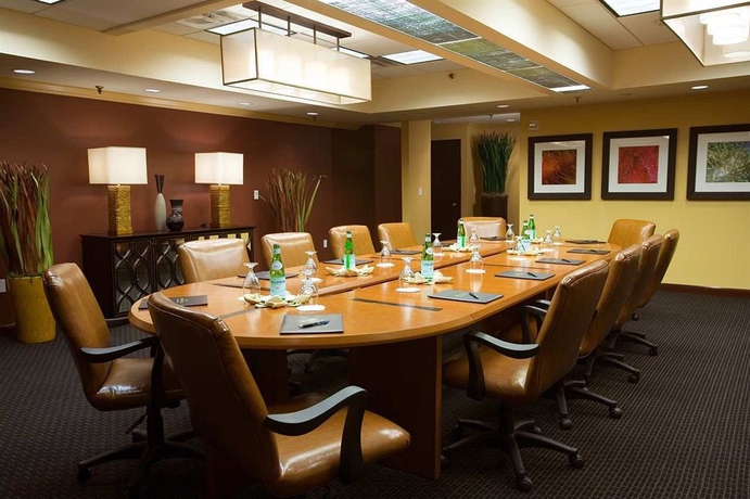 Imagen de los interiores del Hotel Embassy Suites By Hilton West Palm Beach Central. Foto 13