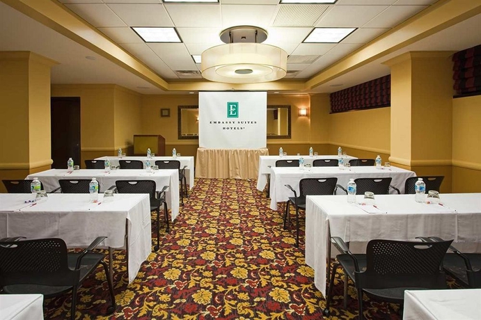 Imagen de los interiores del Hotel Embassy Suites By Hilton West Palm Beach Central. Foto 14