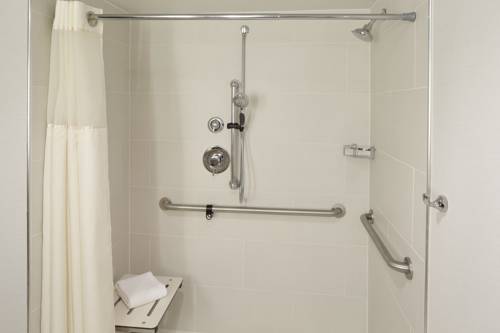 Imagen de la habitación del Hotel Embassy Suites Columbus. Foto 1