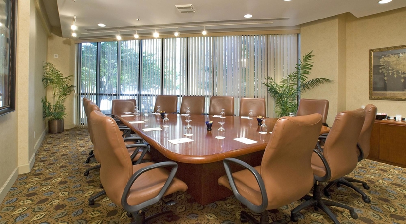 Imagen de los interiores del Hotel Embassy Suites Crystal City National Airport. Foto 13