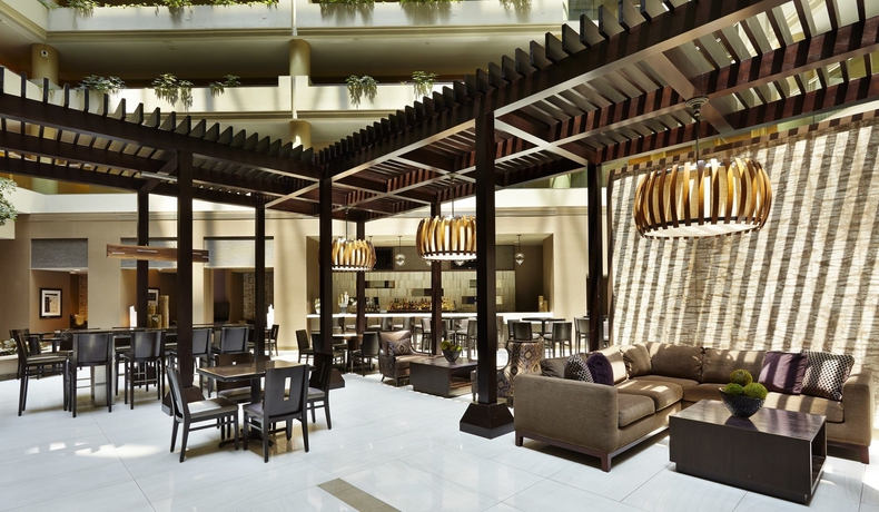 Imagen del bar/restaurante del Hotel Embassy Suites Crystal City National Airport. Foto 3