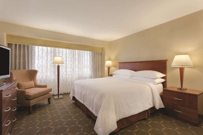Imagen de la habitación del Hotel Embassy Suites Denver Tech Center. Foto 4