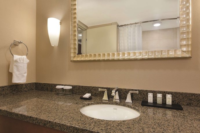 Imagen de la habitación del Hotel Embassy Suites Denver Tech Center. Foto 5