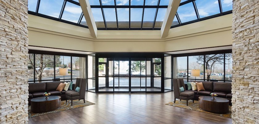Imagen de los interiores del Hotel Embassy Suites Denver Tech Center. Foto 13