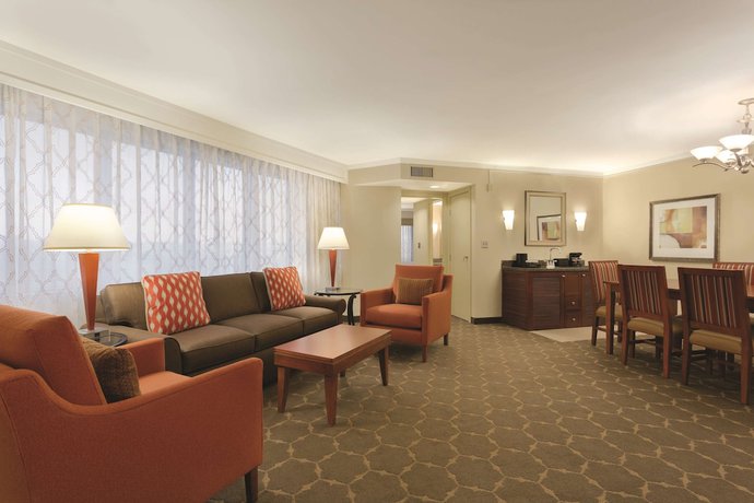 Imagen de la habitación del Hotel Embassy Suites Denver Tech Center. Foto 9