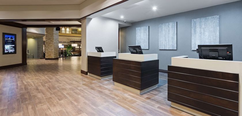 Imagen de los interiores del Hotel Embassy Suites Denver Tech Center. Foto 15
