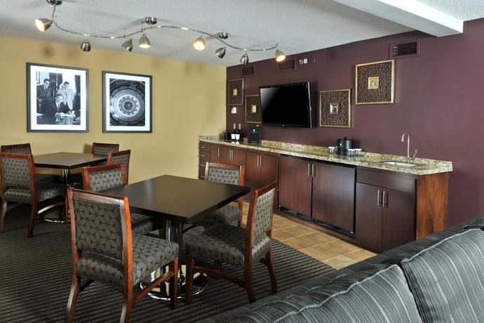 Imagen general del Hotel Embassy Suites Des Moines Downtown. Foto 6