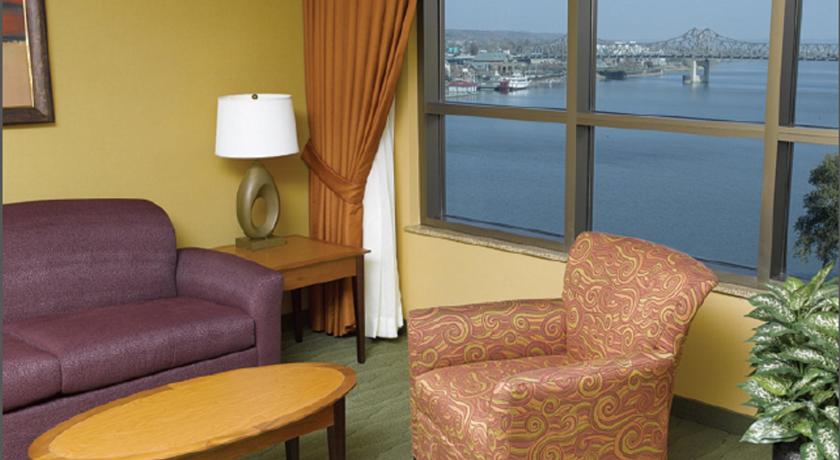 Imagen general del Hotel Embassy Suites East Peoria Hotel and Riverfront Conference Center. Foto 2