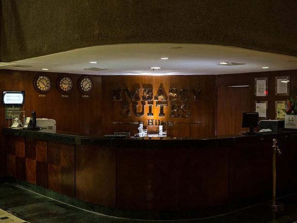 Imagen de los interiores del Hotel Embassy Suites. Foto 5