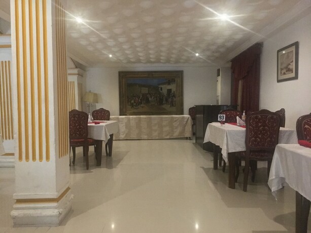 Imagen del bar/restaurante del Hotel Embassy Suites Hotels and Restaurant. Foto 13