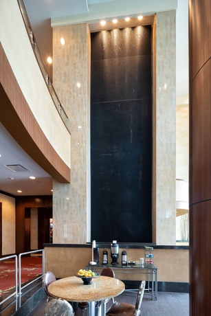 Imagen de los interiores del Hotel Embassy Suites Houston Downtown. Foto 14
