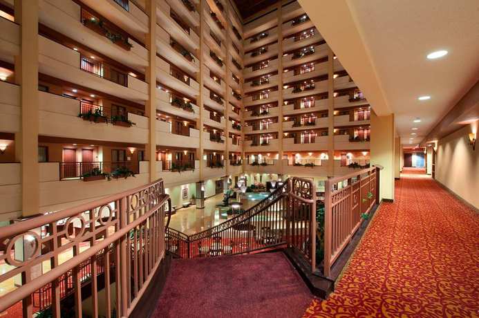 Imagen de los interiores del Hotel Embassy Suites Huntsville. Foto 6