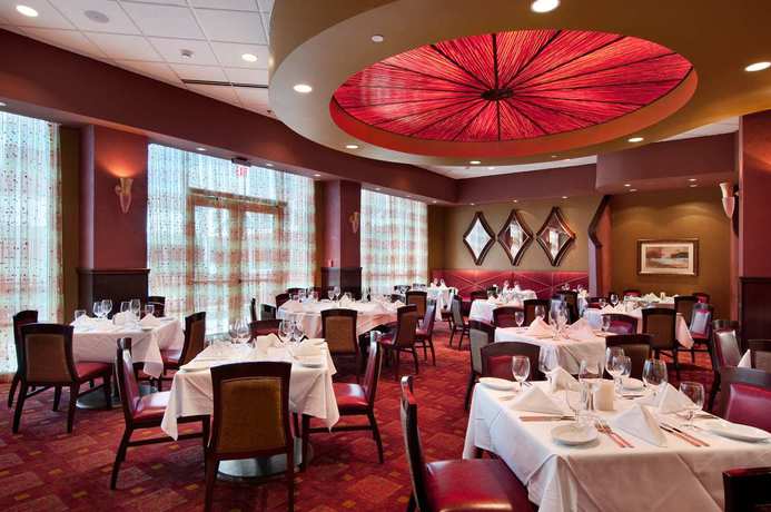 Imagen de los interiores del Hotel Embassy Suites Huntsville. Foto 7