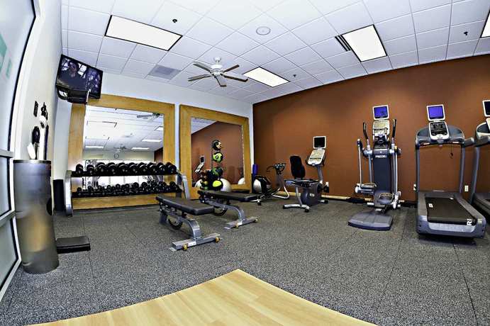 Imagen de los interiores del Hotel Embassy Suites Huntsville. Foto 10