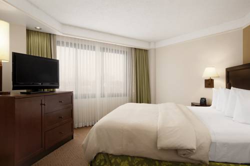 Imagen de la habitación del Hotel Embassy Suites Kansas City - Overland Park. Foto 2
