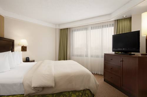Imagen de la habitación del Hotel Embassy Suites Kansas City - Overland Park. Foto 3