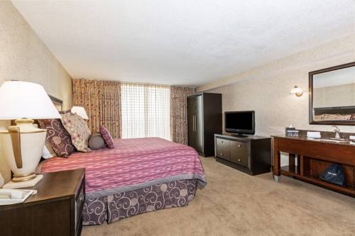 Imagen de la habitación del Hotel Embassy Suites Kansas City Plaza. Foto 6